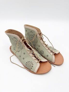 Koolaburra NEW Fion Leather Laser Gladiator Sandals